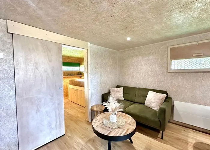 Holiday home Les 1000 Ailes-experience Unique Dans Hutte